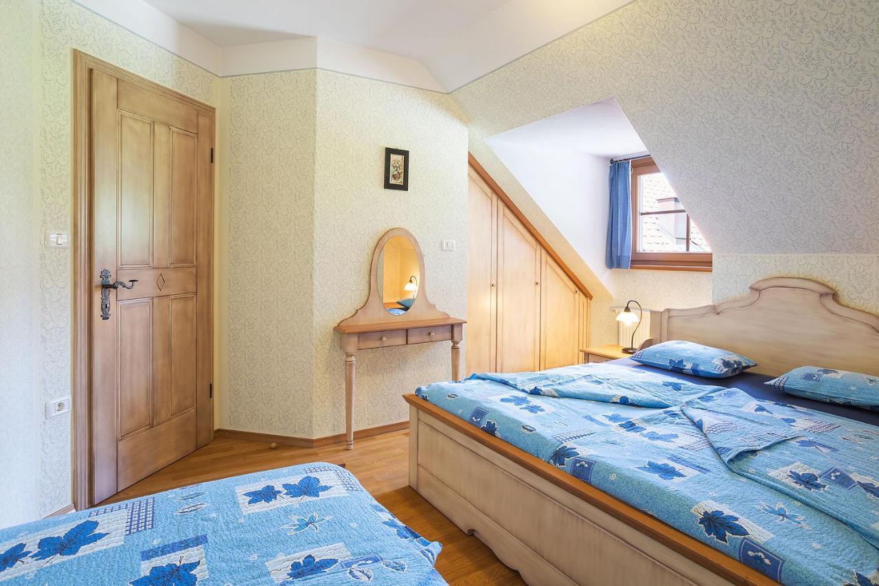 Apartments Tourist Farm Matijovc Naklo Luaran gambar