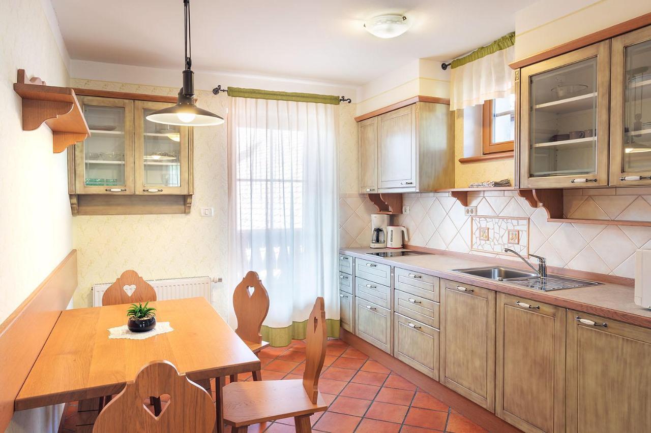 Apartments Tourist Farm Matijovc Naklo Luaran gambar