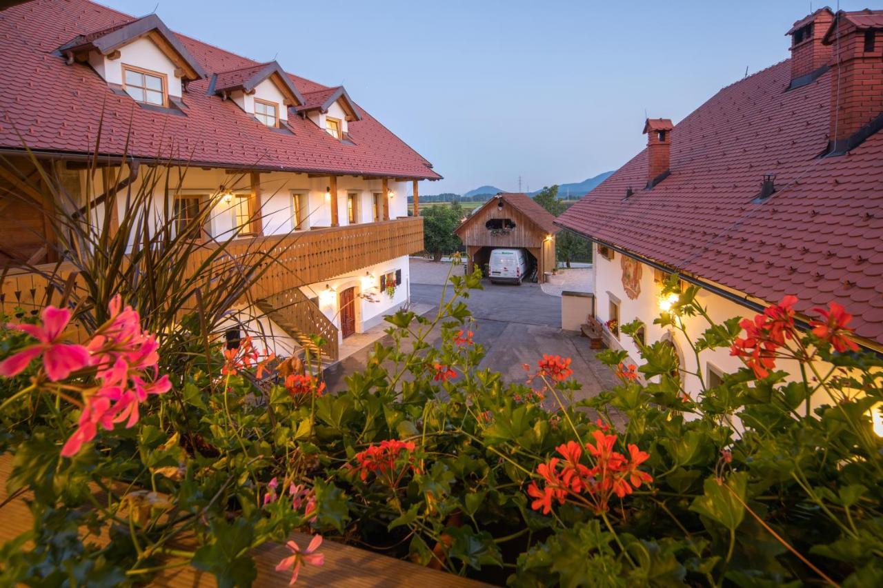 Apartments Tourist Farm Matijovc Naklo Luaran gambar
