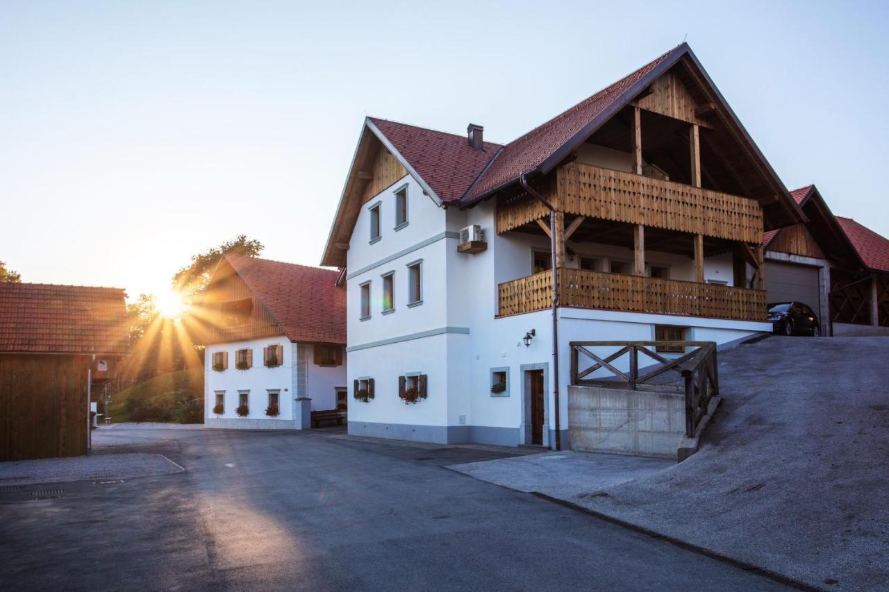 Apartments Tourist Farm Matijovc Naklo Luaran gambar